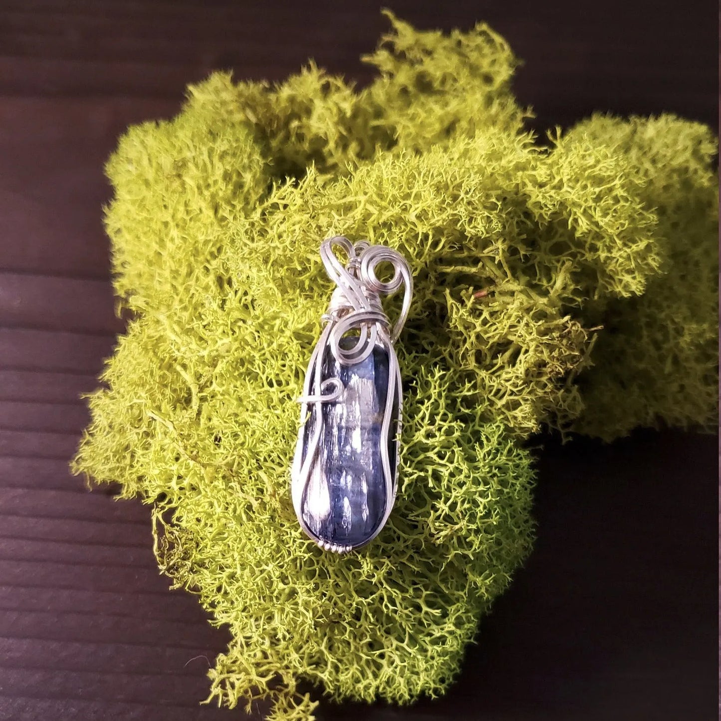 Tiny Kyanite Pendant, Charka Pendant - moonlitbeading