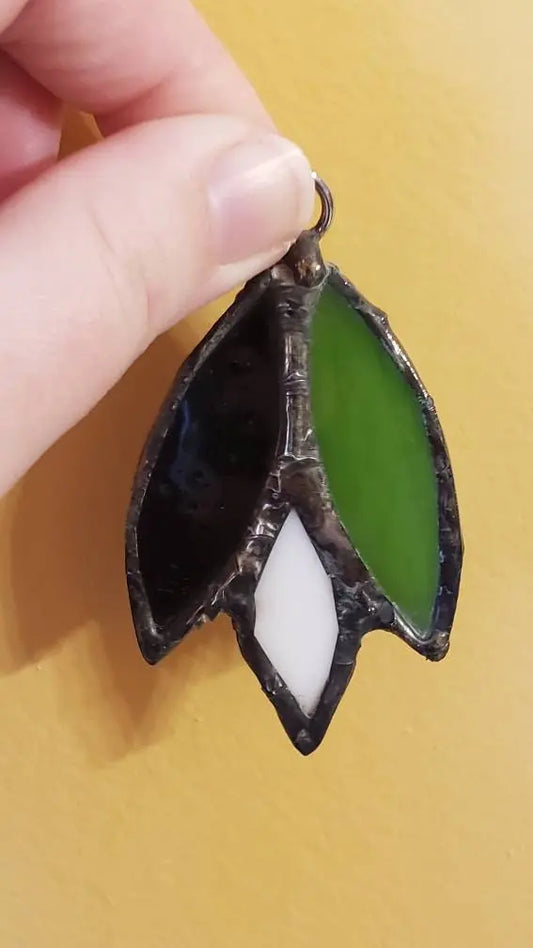 Aromantic Flower Suncatcher, LGBTQ+ Floral stained glass - moonlitbeading