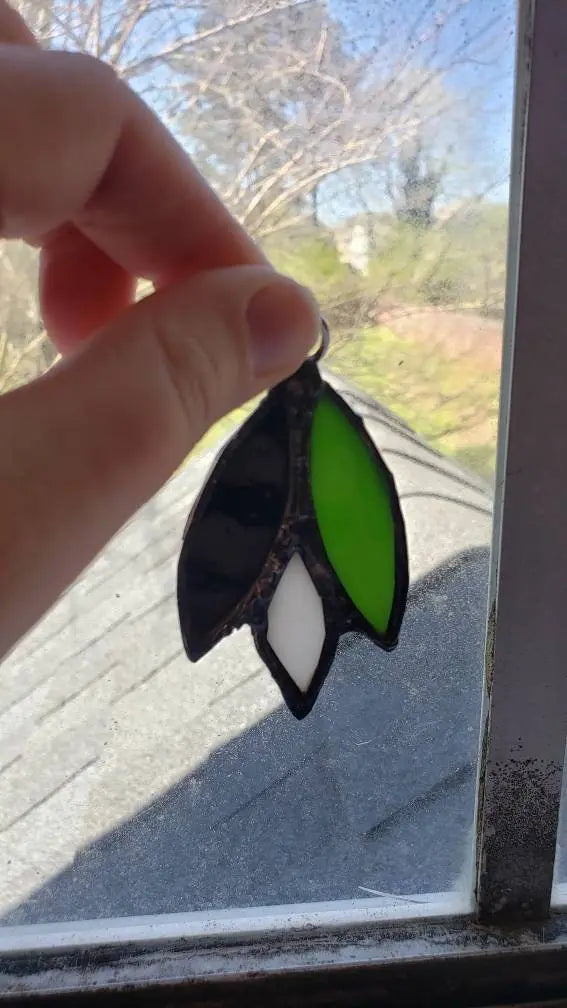 Aromantic Flower Suncatcher, LGBTQ+ Floral stained glass - moonlitbeading