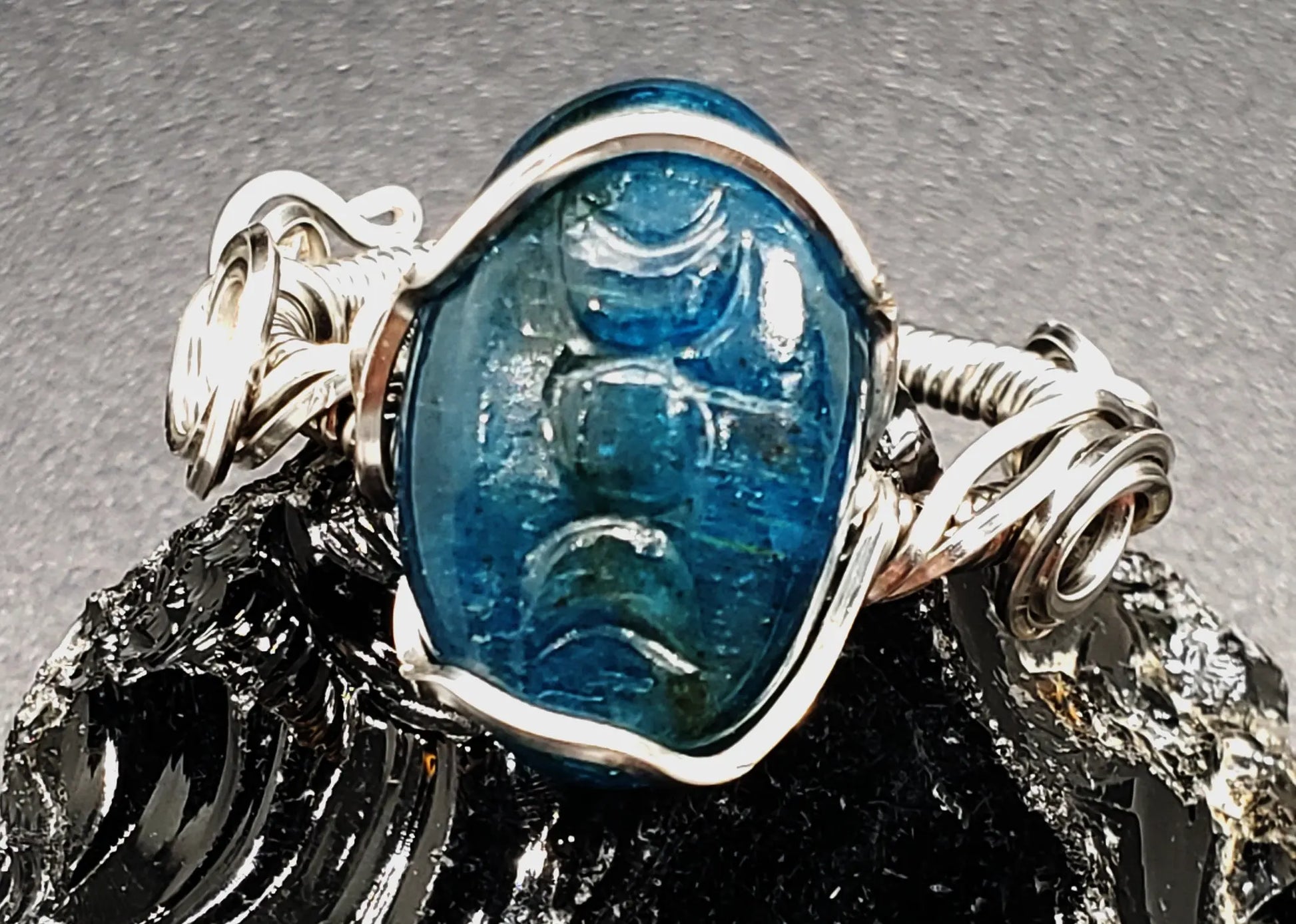 Carved Blue Apatite Ring, Moon Phase, Triple Moon, Goddess Energy Ring    apatite, gemstone ring, moon, moon phase, the moon
