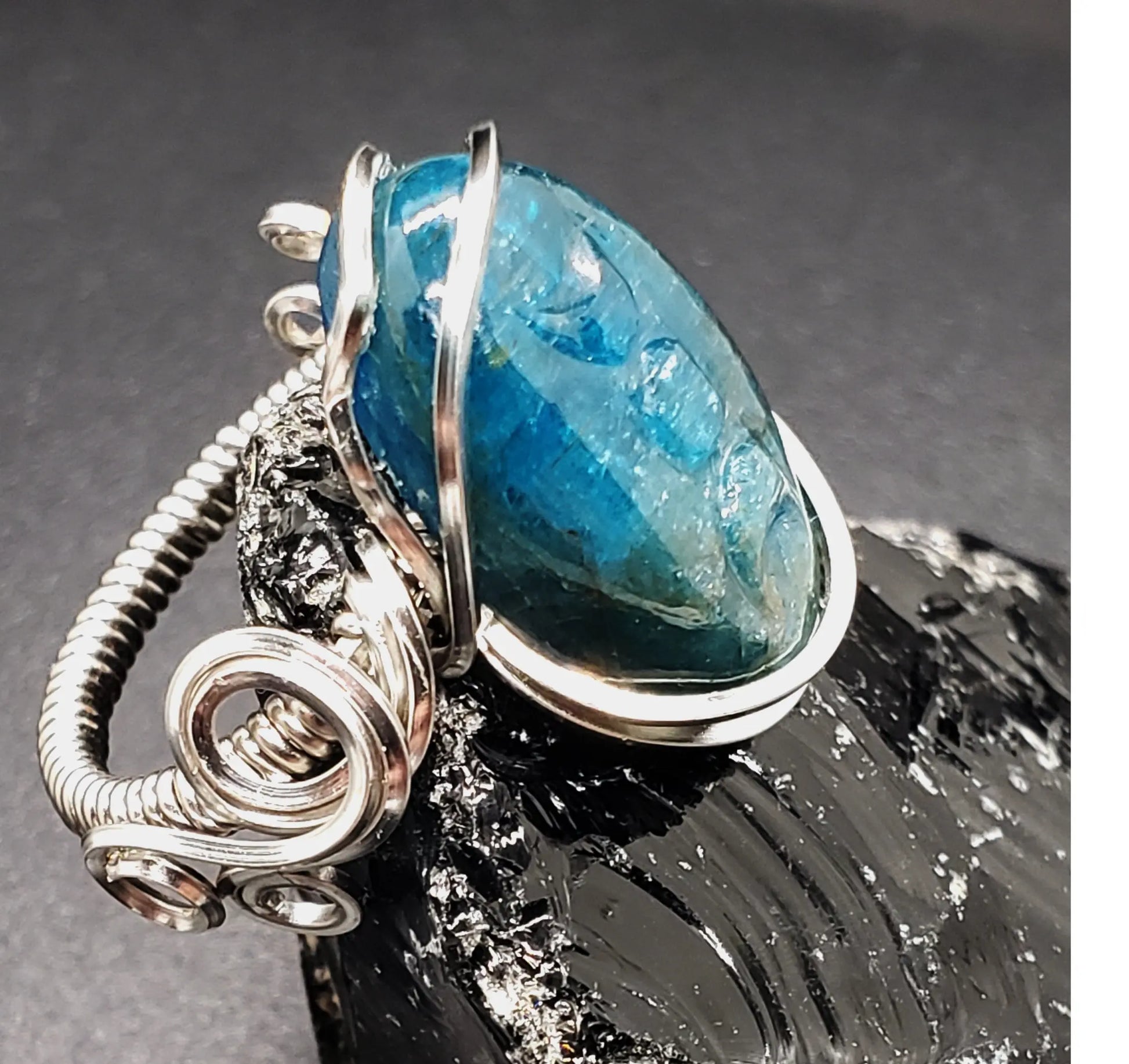 Carved Blue Apatite Ring, Moon Phase, Triple Moon, Goddess Energy Ring    apatite, gemstone ring, moon, moon phase, the moon