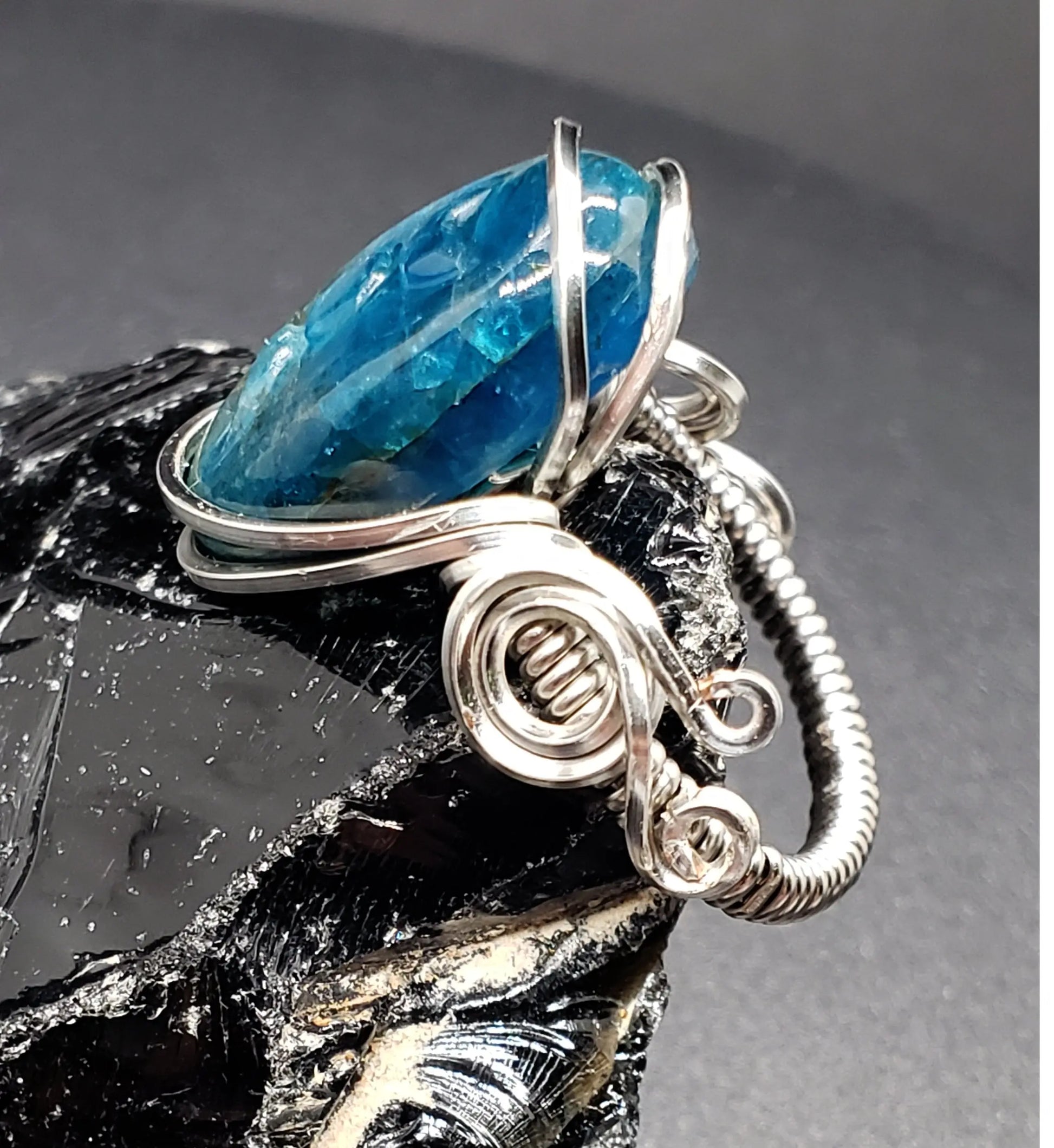 Carved Blue Apatite Ring, Moon Phase, Triple Moon, Goddess Energy Ring    apatite, gemstone ring, moon, moon phase, the moon