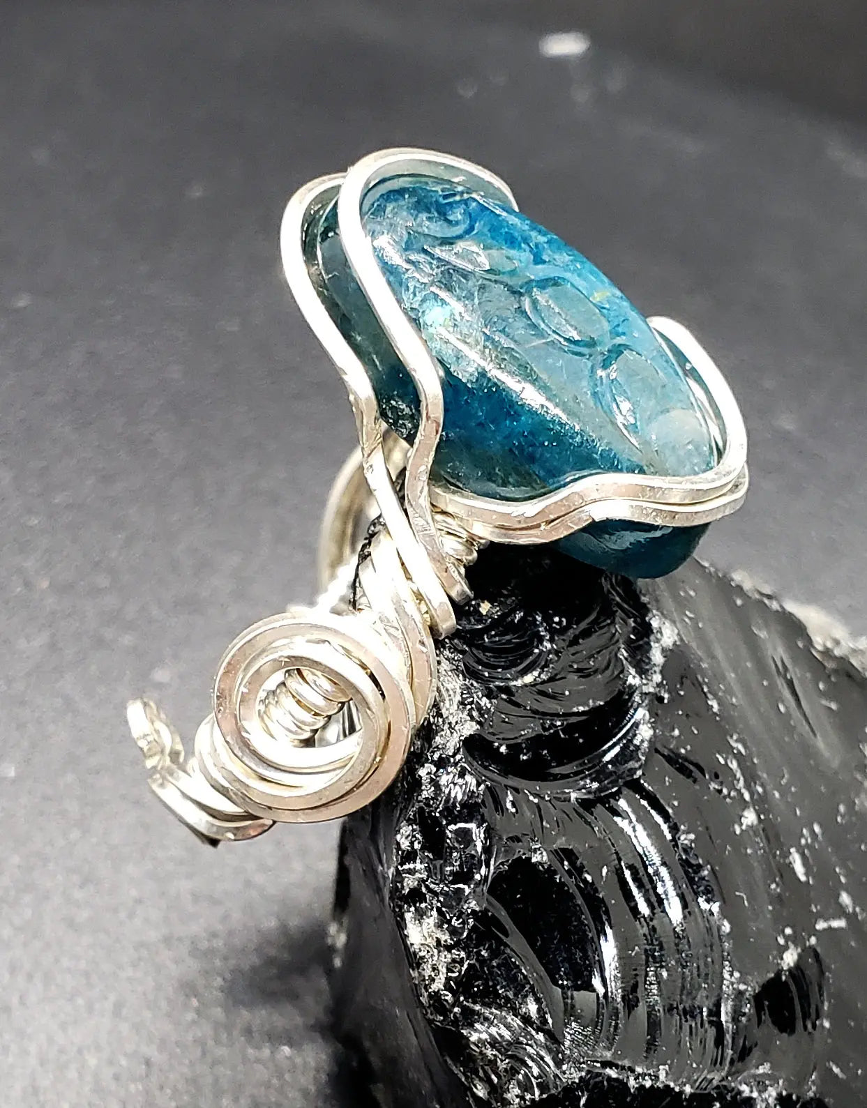Carved Blue Apatite Ring, Moon Phase, Triple Moon, Goddess Energy Ring    apatite, gemstone ring, moon, moon phase, the moon
