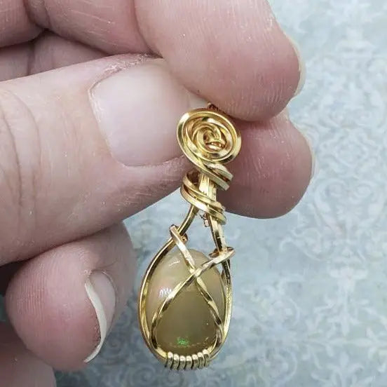 Dainty Opal pendant, Solitare Pendant, Statement Jewelry - moonlitbeading