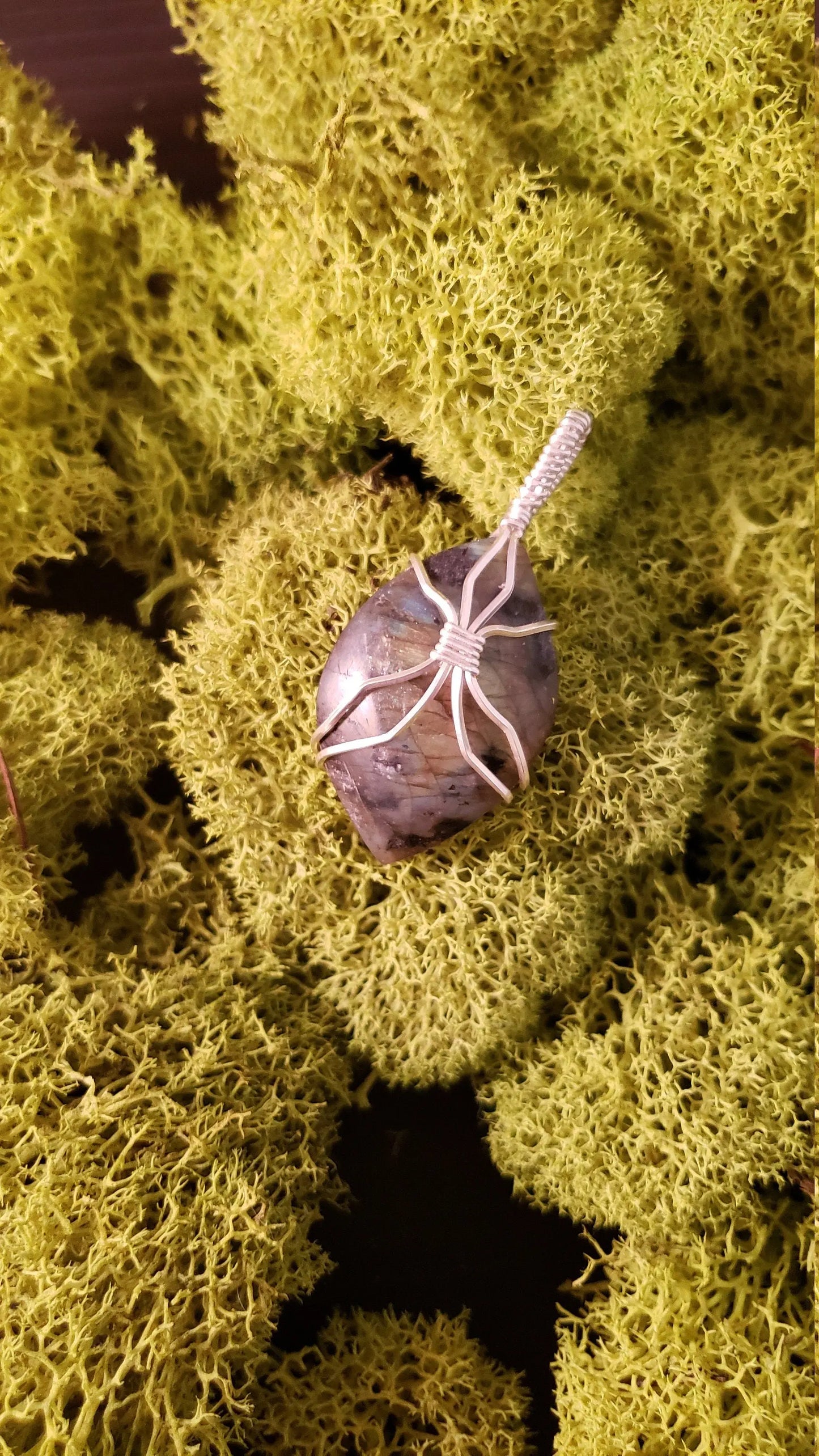 Labradorite Yoga Pendant    gemstone pendant, labradorite