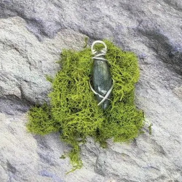 Marquise Cut Yellow Labradorite Wire Wrapped Pendant - moonlitbeading