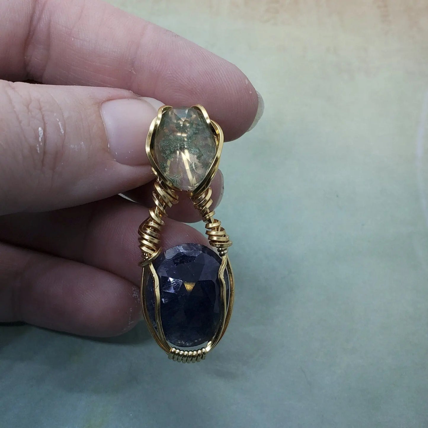Moss Agate and Sapphire Pendant    gemstone pendant, moss agate, sapphire