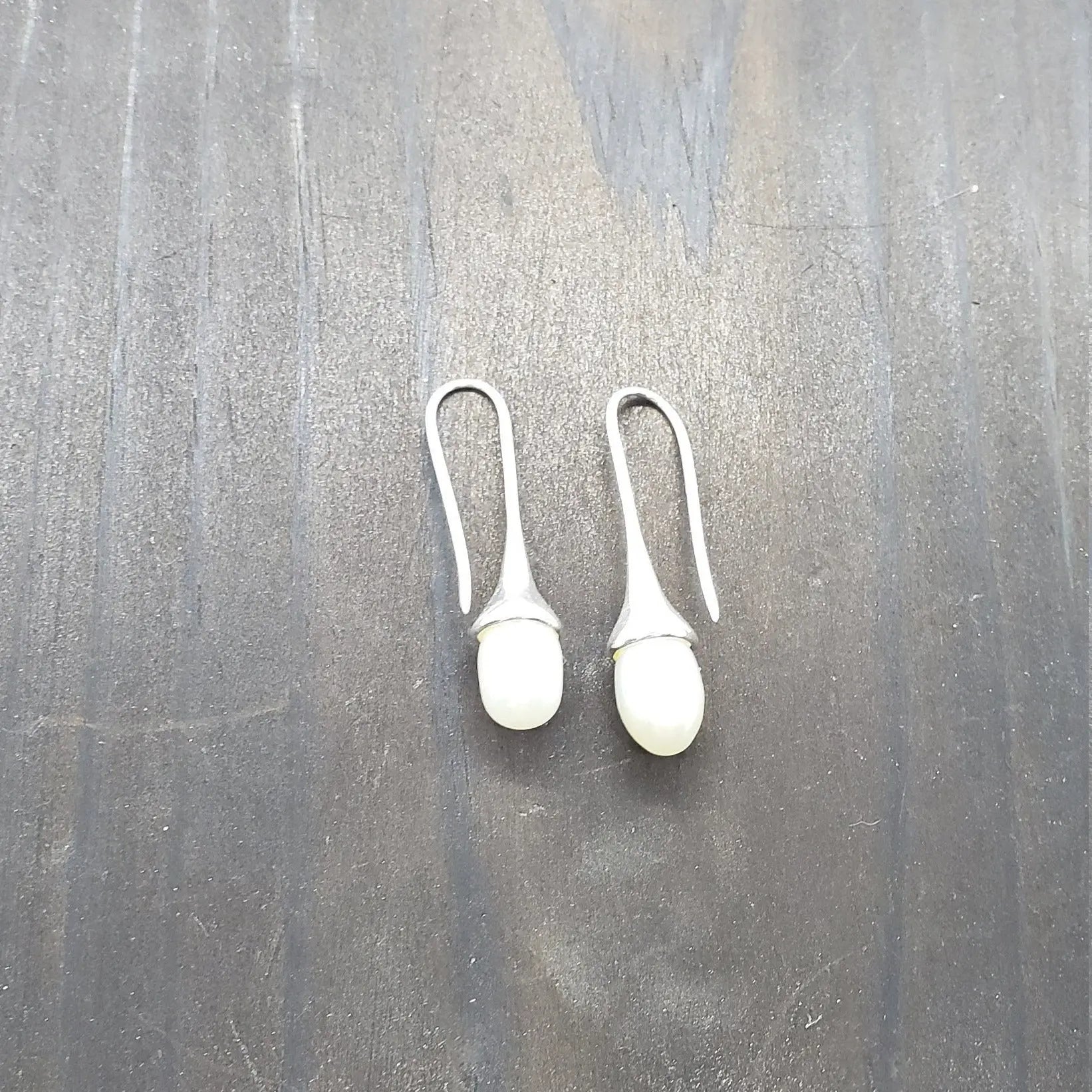 Japanese Fresh Water Pearl Dangle Earring, Iridescent Blue Green Pearl, hypoallergenic - moonlitbeading
